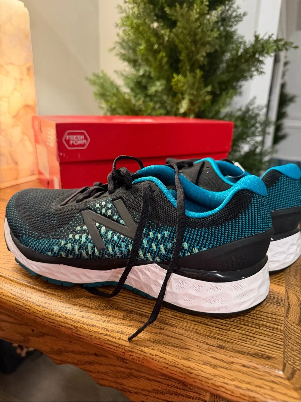 New Balance Men's Black & Teal Running Shoes